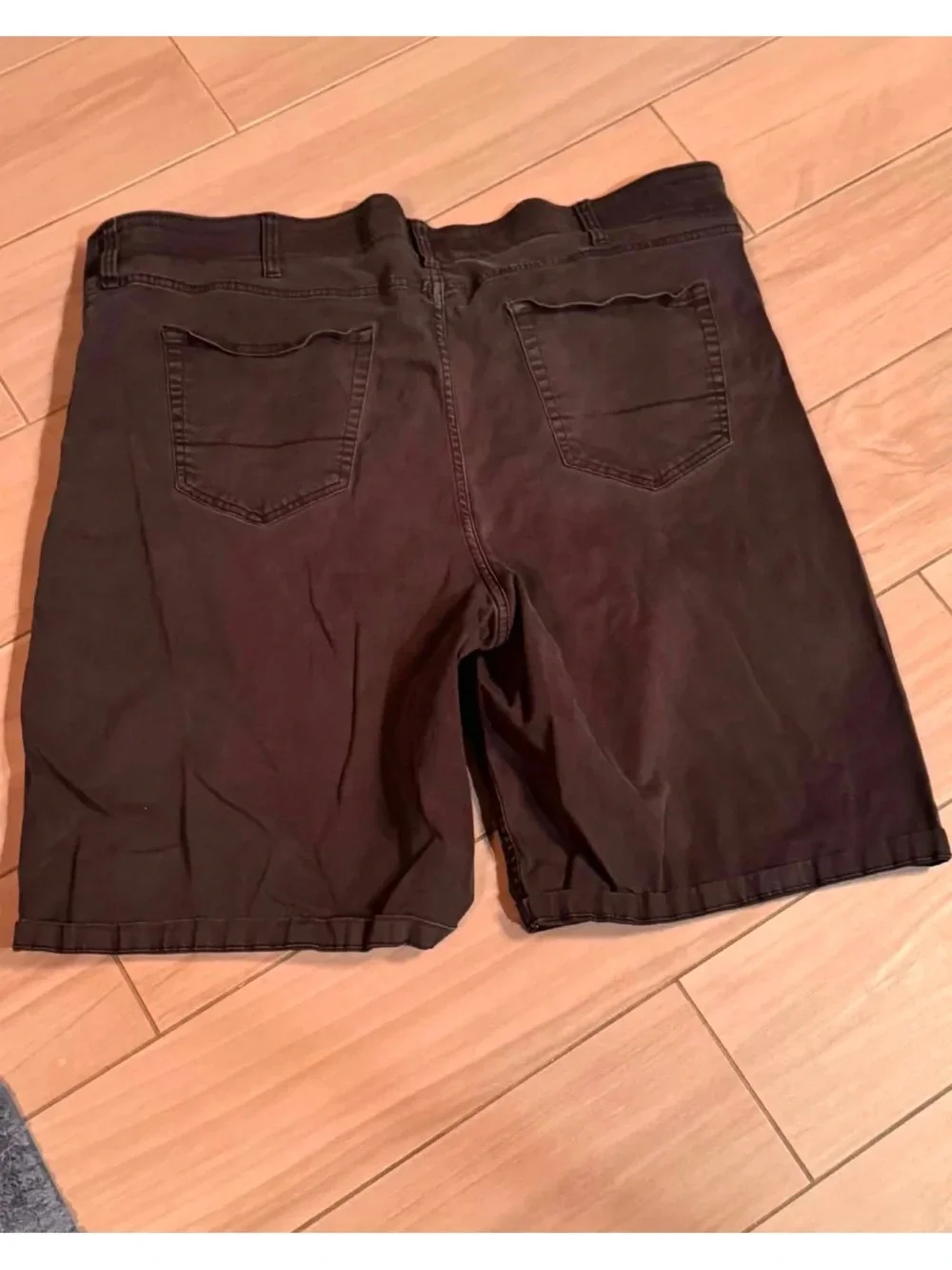 Izod Men's Flat-Front Shorts size 42